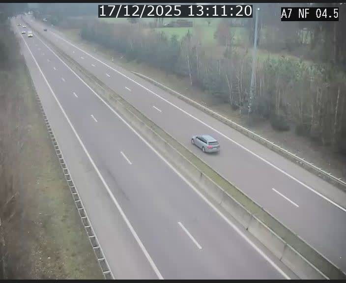 Caméra autoroute Luxembourg A7 - Passage à gibier Rëngelbour - direction Tunnel Grouft