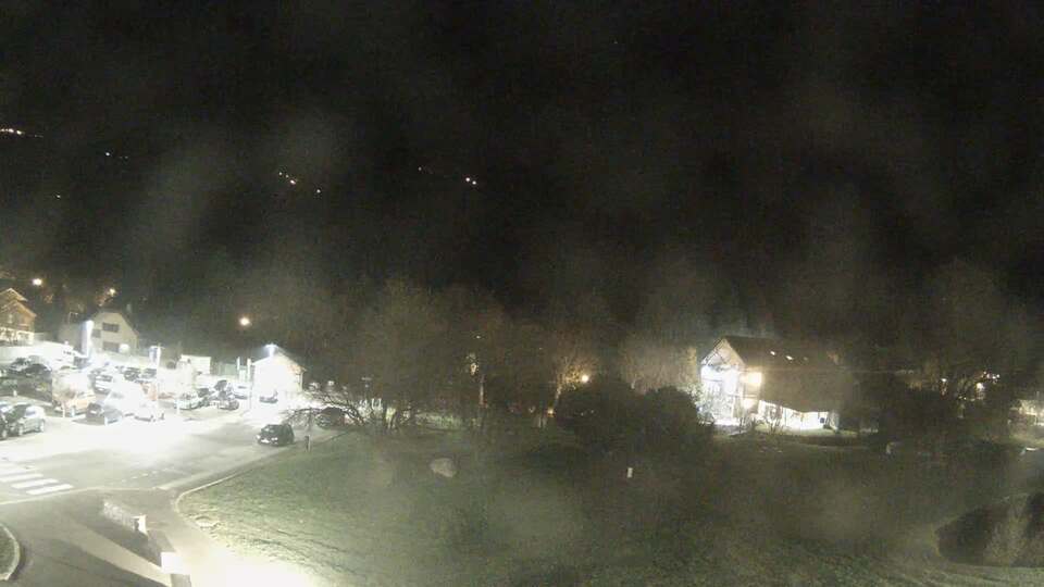 Webcam au niveau de la mairie du village du Bourg d'Oisans, aux pieds de l'Alpe d'Huez et aux portes du parc des Écrins