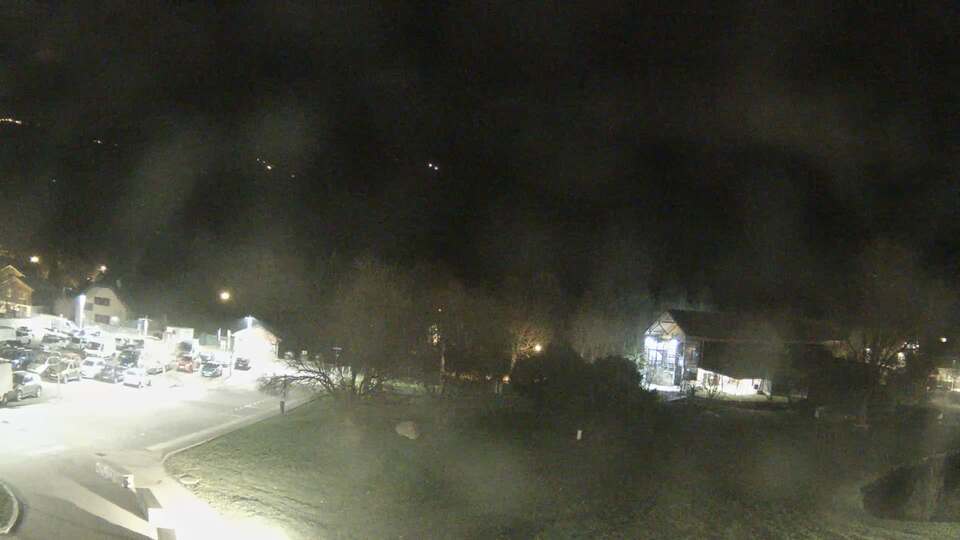 Webcam au niveau de la mairie du village du Bourg d'Oisans, aux pieds de l'Alpe d'Huez et aux portes du parc des Écrins