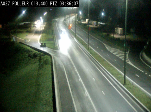 Webcam A27/E42 avec vue sur le parking de l'aire de Polleur, après le Viaduc de Polleur à Theux. Vue orientée vers Liège