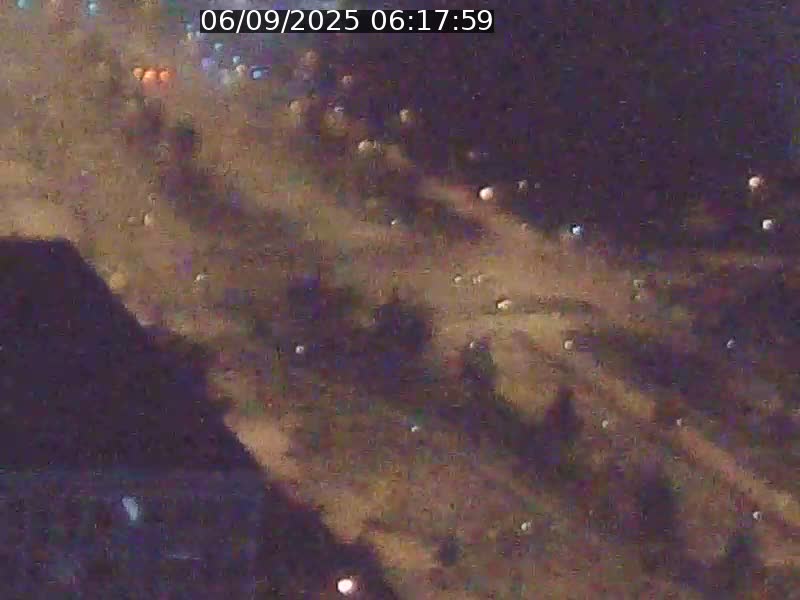Webcam sur l'avenue John Fitzgerald Kennedy (N51) avec vue sur le Pont rouge (Pont Grande Duchesse Charlotte), l'arrêt Pfaffenthal et l'entrée du quartier Kirchberg