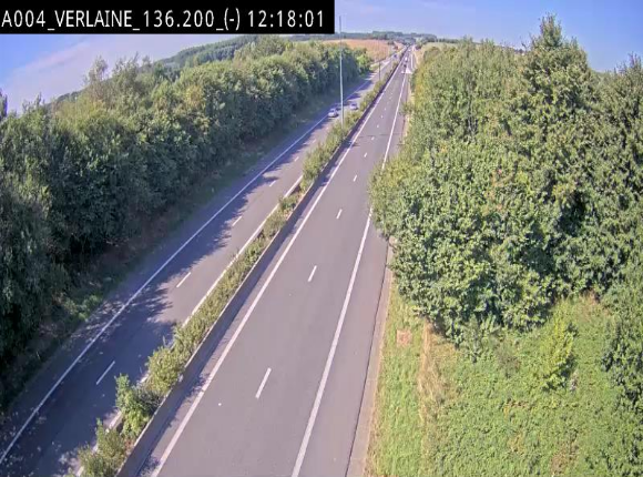 Webcam sur l'E411 à hauteur du pont surplombant la N40, à proximité de la sortie 26 Verlaine - Libramont-Chevigny. Vue orientée vers Namur