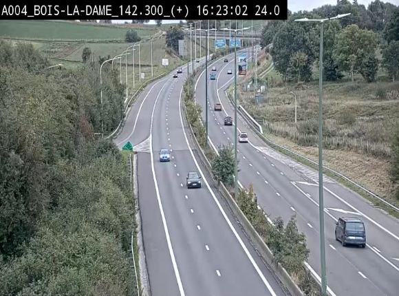 Webcam située entre la sortie 29 Neufchâteau et la jonction avec l'E25 en direction de Liège et Luxembourg