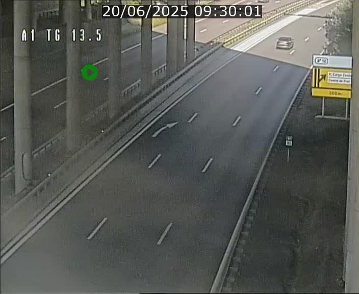 Traffic live webcam Luxembourg Senningen - A1 direction Luxembourg - BK 13.5