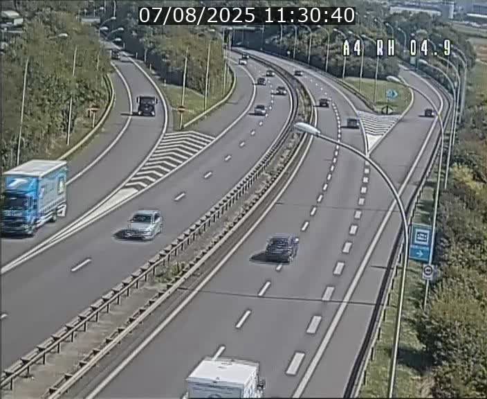 Traffic live webcam Luxembourg Leudelange - A4 - BK 4.9 - direction Luxembourg