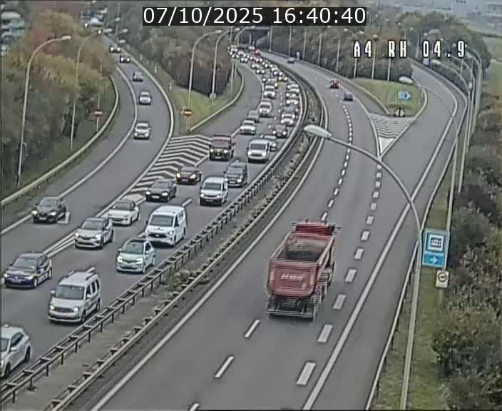Traffic live webcam Luxembourg Leudelange - A4 - BK 4.9 - direction Luxembourg
