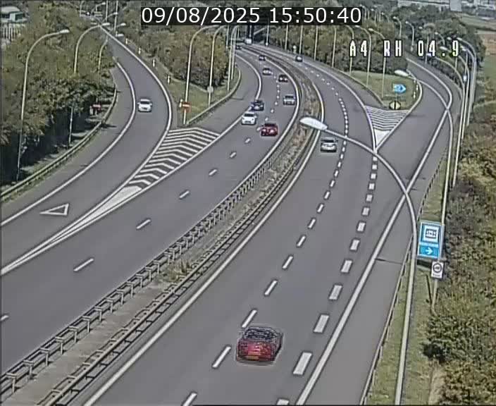 Traffic live webcam Luxembourg Leudelange - A4 - BK 4.9 - direction Luxembourg