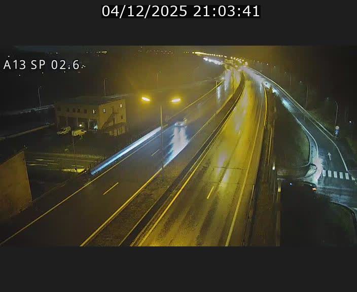 Traffic live webcam Luxembourg Sanem - A13 direction Pétange - BK 2.6