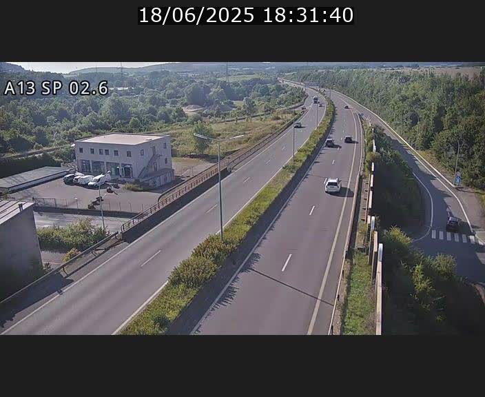 Traffic live webcam Luxembourg Sanem - A13 direction Pétange - BK 2.6