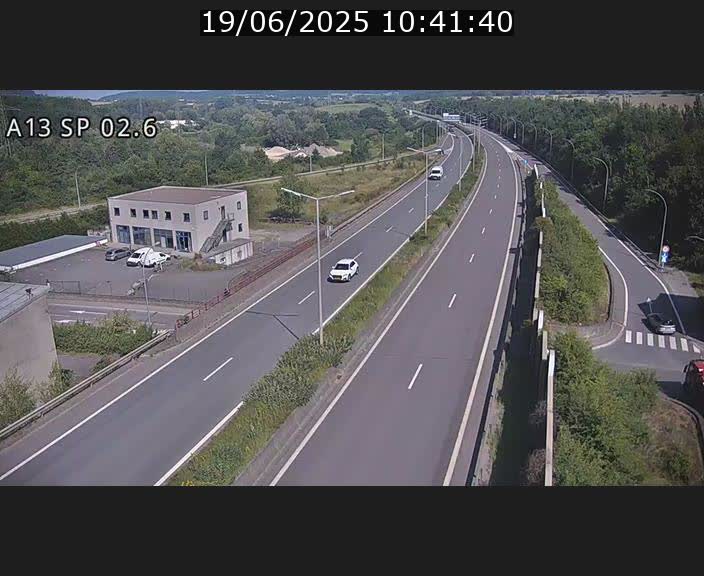 Traffic live webcam Luxembourg Sanem - A13 direction Pétange - BK 2.6