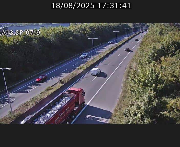 Traffic live webcam Luxembourg Jonction Lankelz - A13 direction Pétange - BK 7.9
