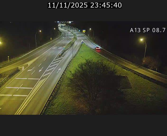 Traffic live webcam Luxembourg Jonction Lankelz - A13 direction Pétange - BK 8.7 