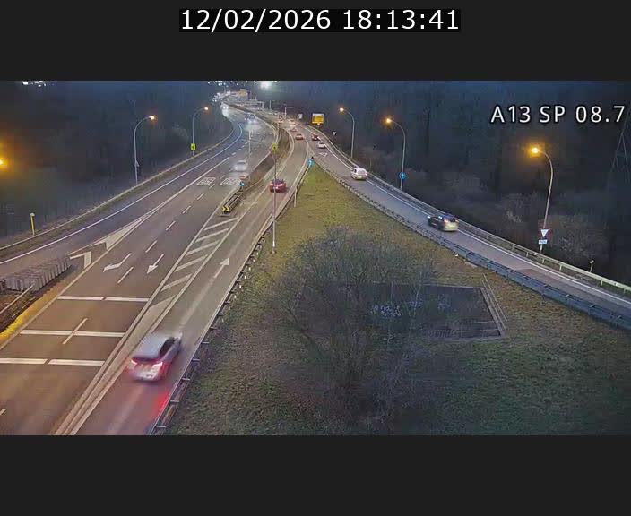Traffic live webcam Luxembourg Jonction Lankelz - A13 direction Pétange - BK 8.7 