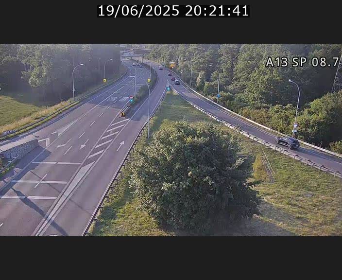 Traffic live webcam Luxembourg Jonction Lankelz - A13 direction Pétange - BK 8.7 