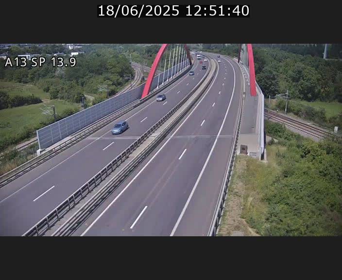 Traffic live webcam Luxembourg Kayl - A13 direction Esch-sur-Alzette/Luxembourg-ville - BK 13.9