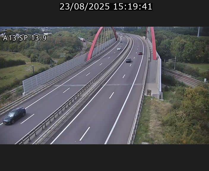 Traffic live webcam Luxembourg Kayl - A13 direction Esch-sur-Alzette/Luxembourg-ville - BK 13.9