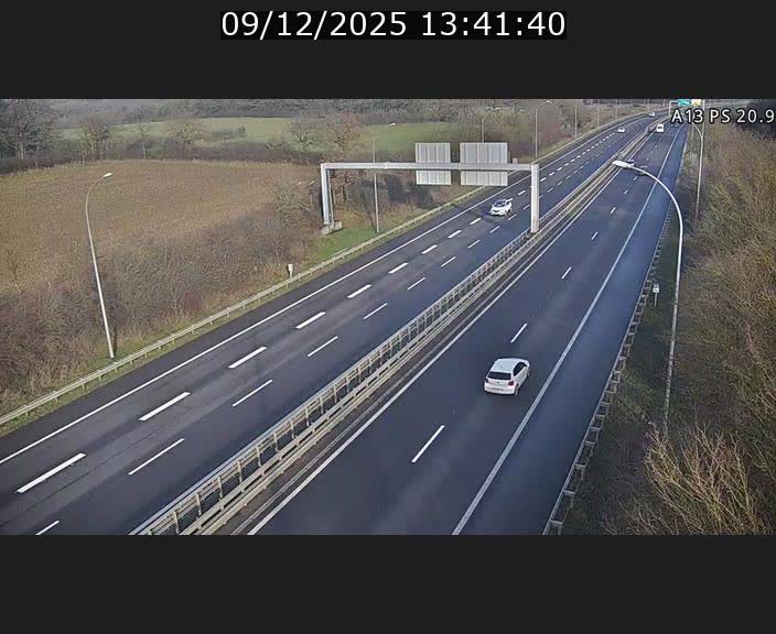 Traffic live webcam Luxembourg Croix de Bettembourg, rond-point d'Hellange - A13 direction Allemagne - BK 20.9