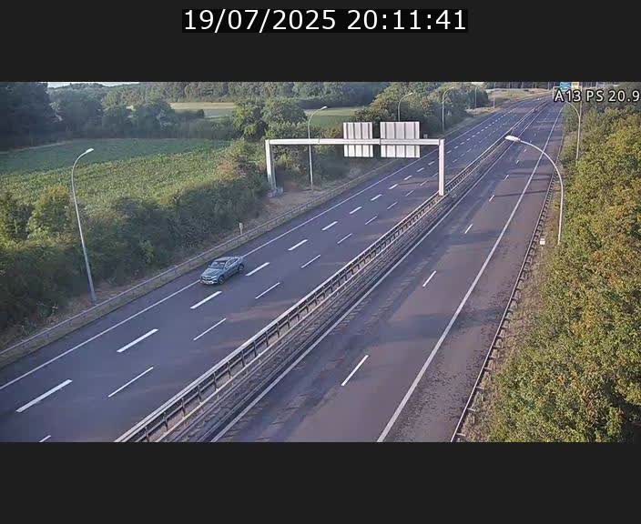 Traffic live webcam Luxembourg Croix de Bettembourg, rond-point d'Hellange - A13 direction Allemagne - BK 20.9