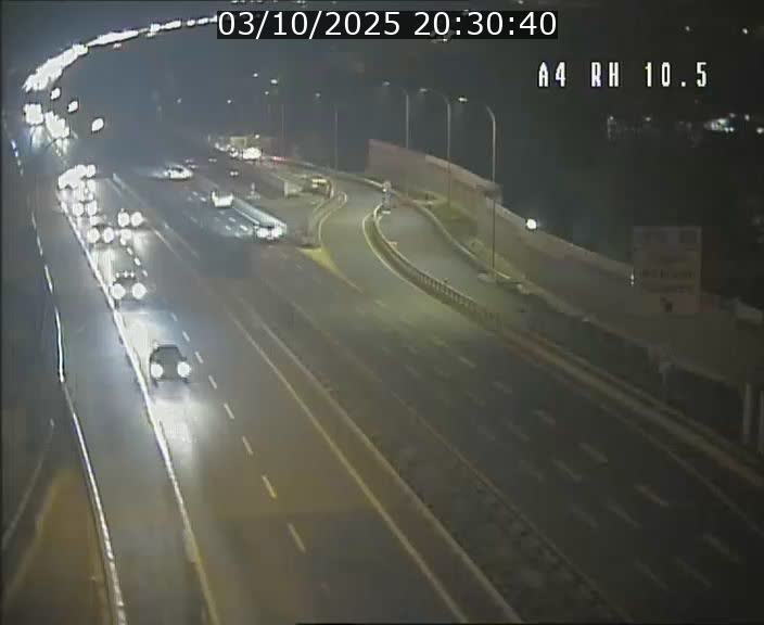 Traffic live webcam Luxembourg Pontpierre - A4 - BK 10.5 - direction Luxembourg