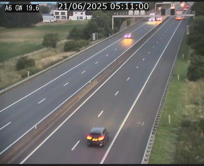 Traffic live webcam Luxembourg - Steinfort - A6 - BK 19.6 - direction Belgique