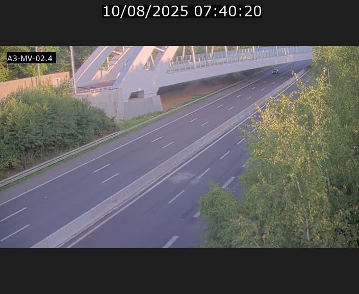 Webcam autoroute de la France (A3) au Luxembourg à Fentange, à proximité de la Croix de Gasperich. Vue orientée vers la Cloche d'Or