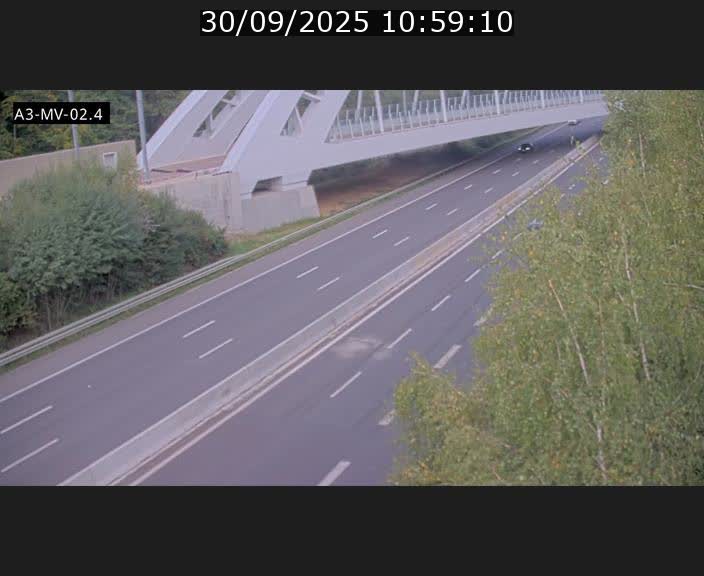 Webcam autoroute de la France (A3) au Luxembourg à Fentange, à proximité de la Croix de Gasperich. Vue orientée vers la Cloche d'Or