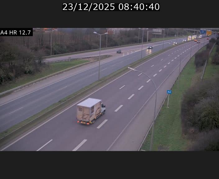 Traffic live webcam Luxembourg Esch sur Alzette - A4 - BK 12.7 - direction Esch-Belval