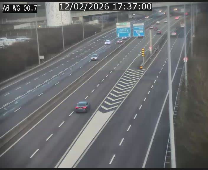 Traffic live webcam Luxembourg Croix de Cessange - A6 - BK 0.7 - direction A3 France