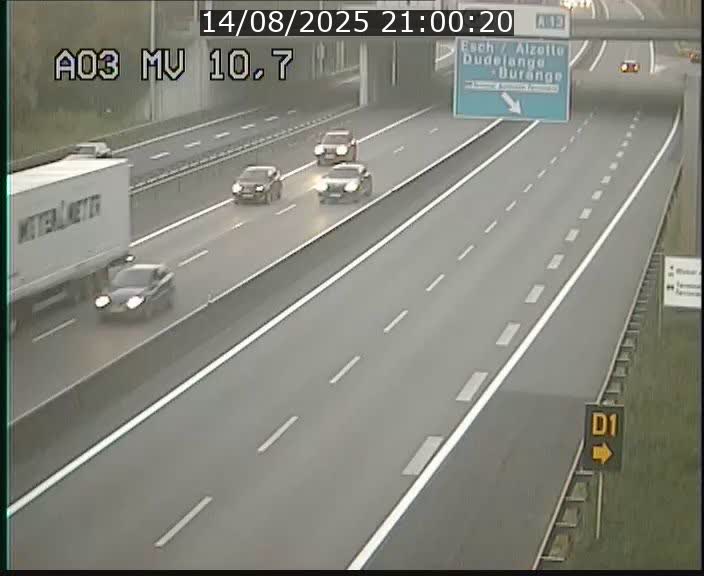 Traffic live webcam Luxembourg Croix de Bettembourg - A3 - BK 10.7 - direction France