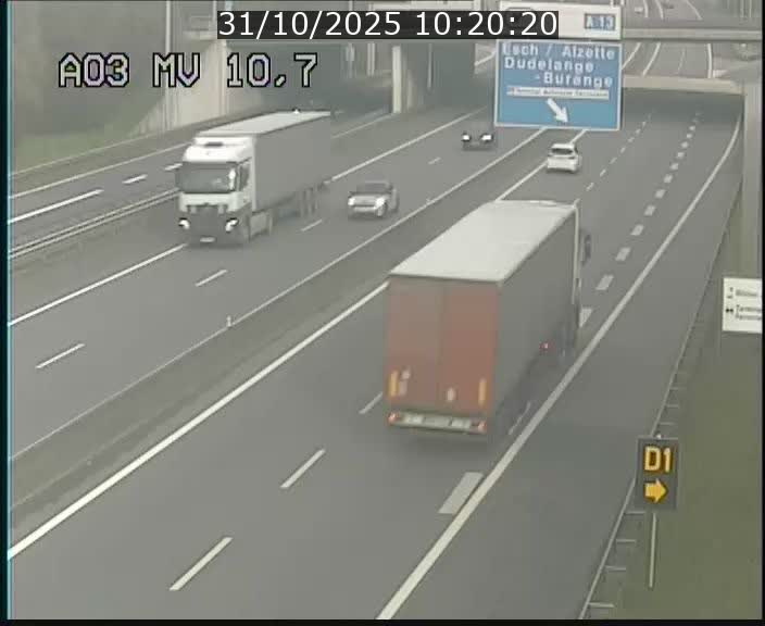 Traffic live webcam Luxembourg Croix de Bettembourg - A3 - BK 10.7 - direction France