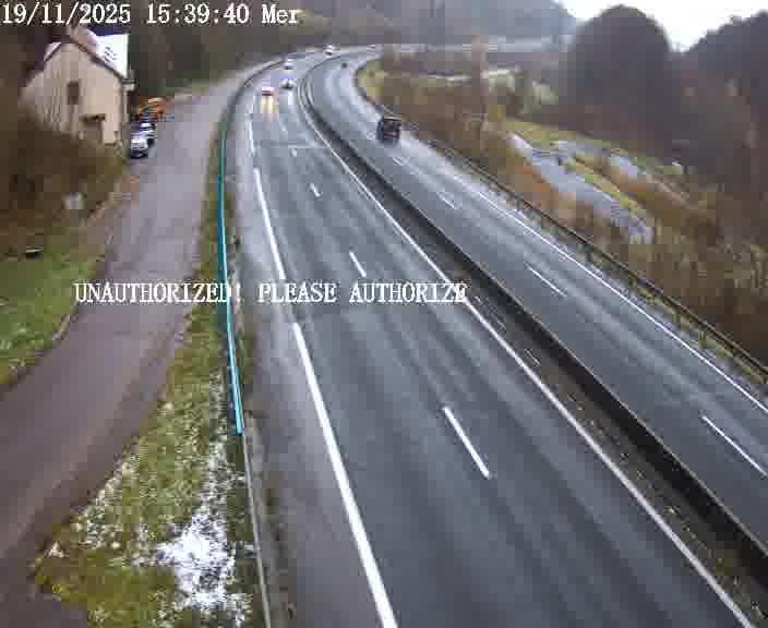 Webcam sur la D910 située dans la Côte des 4 vents. Vue orientée vers le bas, vers Saint-Avold.