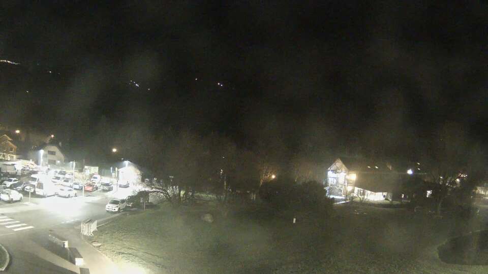Webcam au niveau de la mairie du village du Bourg d'Oisans, aux pieds de l'Alpe d'Huez et aux portes du parc des Écrins