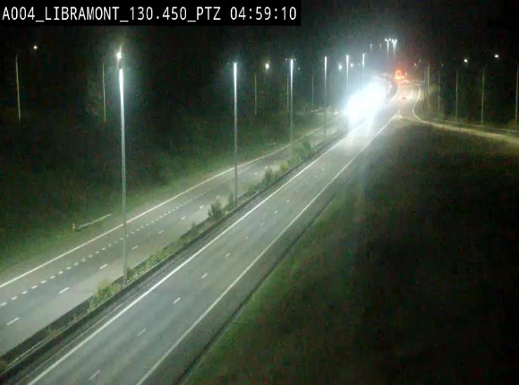 Webcam E411 à hauteur de la sortie 25 de Libramont menant vers Bouillon, Sedan et Reims via la N89. Vue orientée vers Bruxelles