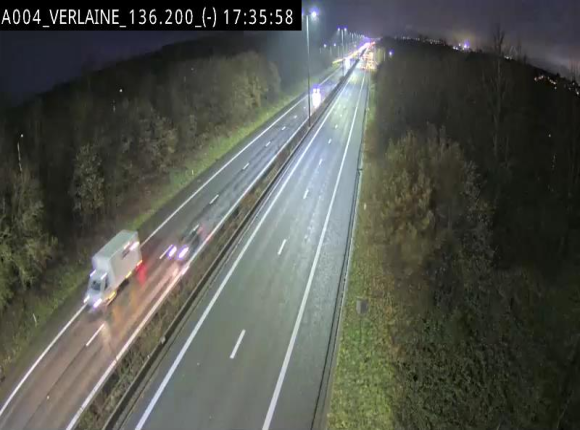 Webcam sur l'E411 à hauteur du pont surplombant la N40, à proximité de la sortie 26 Verlaine - Libramont-Chevigny. Vue orientée vers Namur