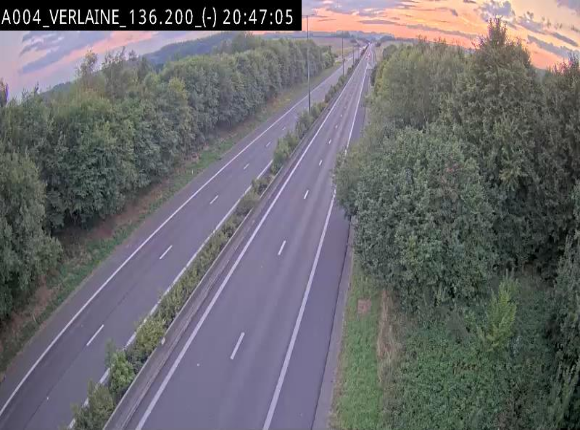 Webcam sur l'E411 à hauteur du pont surplombant la N40, à proximité de la sortie 26 Verlaine - Libramont-Chevigny. Vue orientée vers Namur