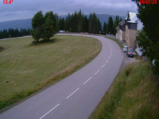 Webcam en haut du col du Ballon d'Alsace sur la D465 à 1075 mètres d'altitude dans les Vosges
