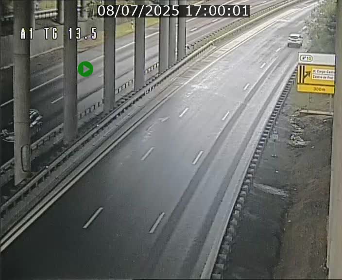 Traffic live webcam Luxembourg Senningen - A1 direction Luxembourg - BK 13.5
