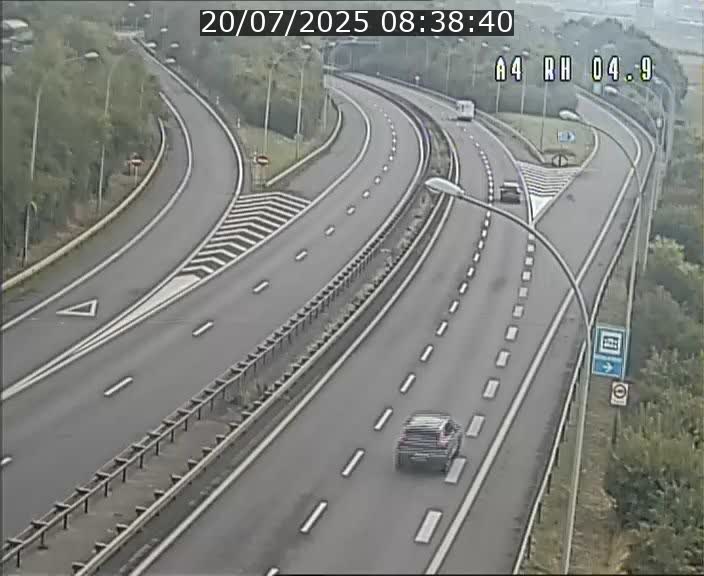 Traffic live webcam Luxembourg Leudelange - A4 - BK 4.9 - direction Luxembourg