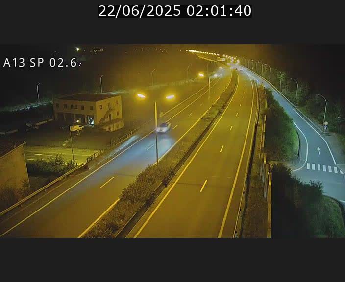 Traffic live webcam Luxembourg Sanem - A13 direction Pétange - BK 2.6
