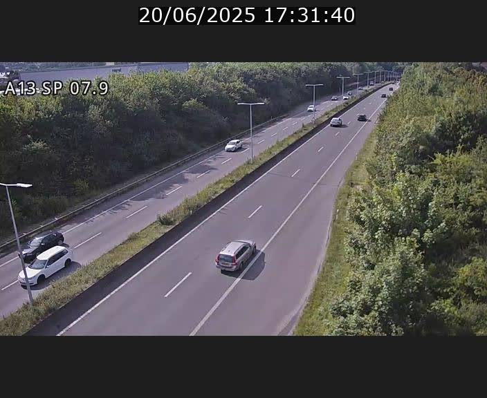 Traffic live webcam Luxembourg Jonction Lankelz - A13 direction Pétange - BK 7.9