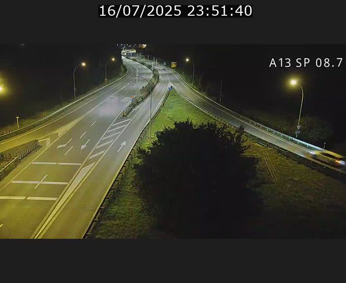 Traffic live webcam Luxembourg Jonction Lankelz - A13 direction Pétange - BK 8.7 