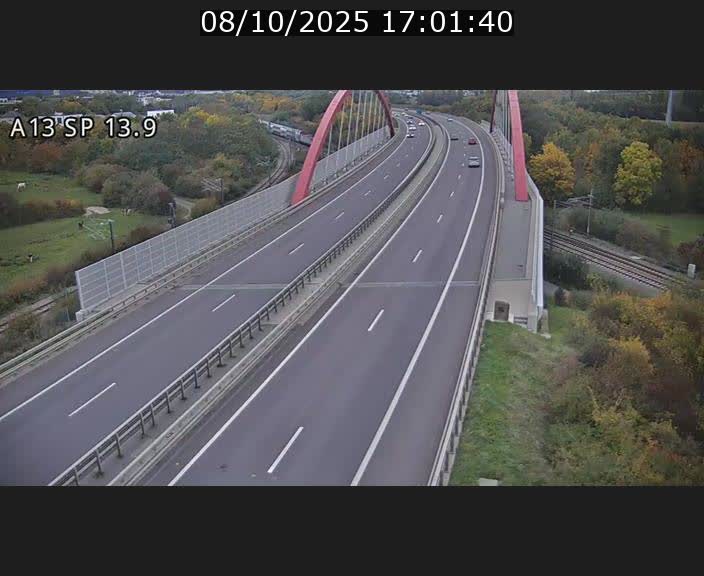 Traffic live webcam Luxembourg Kayl - A13 direction Esch-sur-Alzette/Luxembourg-ville - BK 13.9