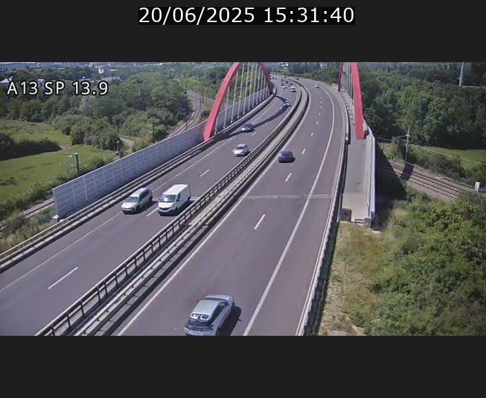 Traffic live webcam Luxembourg Kayl - A13 direction Esch-sur-Alzette/Luxembourg-ville - BK 13.9