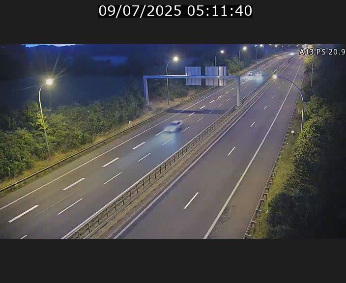 Traffic live webcam Luxembourg Croix de Bettembourg, rond-point d'Hellange - A13 direction Allemagne - BK 20.9