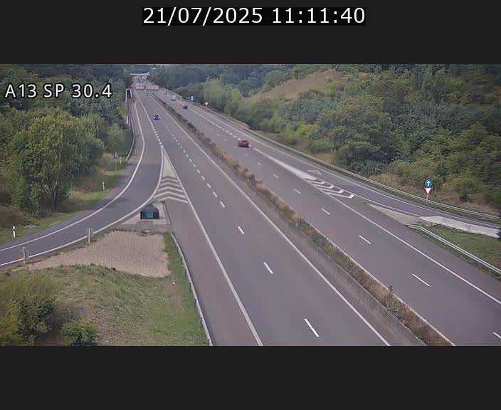 Traffic live webcam Luxembourg Altwies - A13 direction Luxembourg-ville - BK 30.4