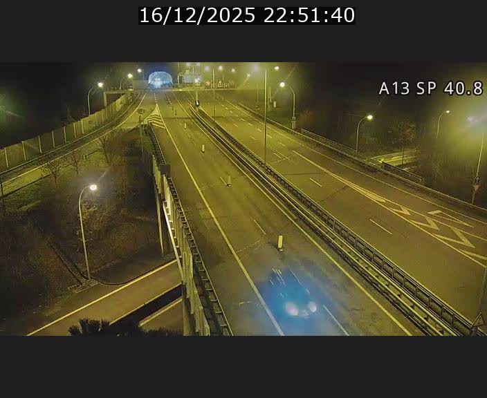 Webcam avec vue sur l'entrée côté allemand du tunnel Markusbierg à Schengen. Vue orientée vers le tunnel et Bettembourg