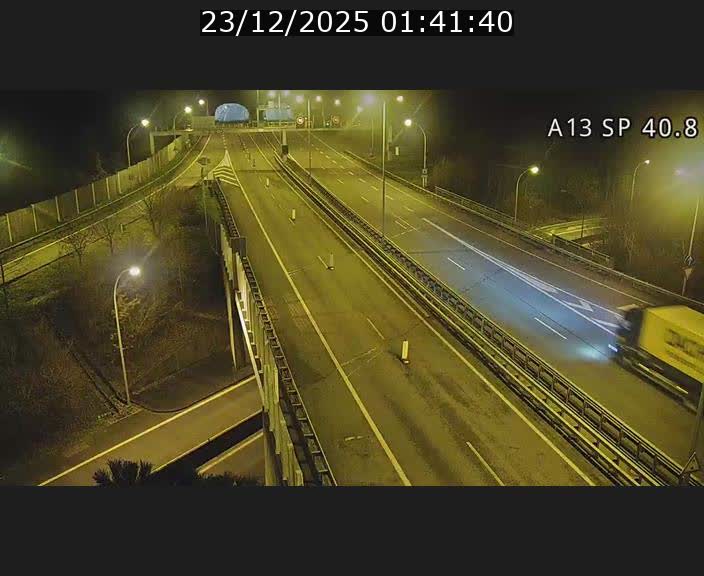 Webcam avec vue sur l'entrée côté allemand du tunnel Markusbierg à Schengen. Vue orientée vers le tunnel et Bettembourg