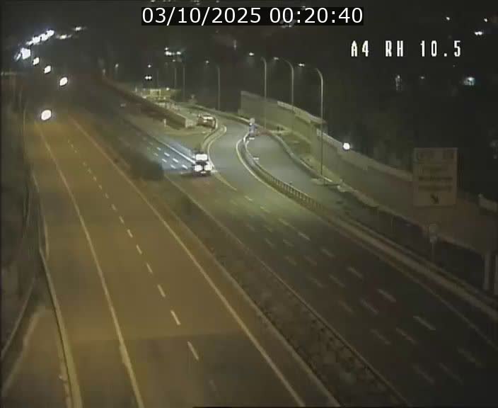 Traffic live webcam Luxembourg Pontpierre - A4 - BK 10.5 - direction Luxembourg