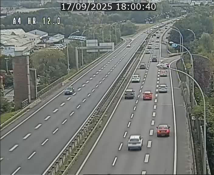 Traffic live webcam Luxembourg Jonction Foetz - A4 - BK 12.0 - direction Esch sur Alzette