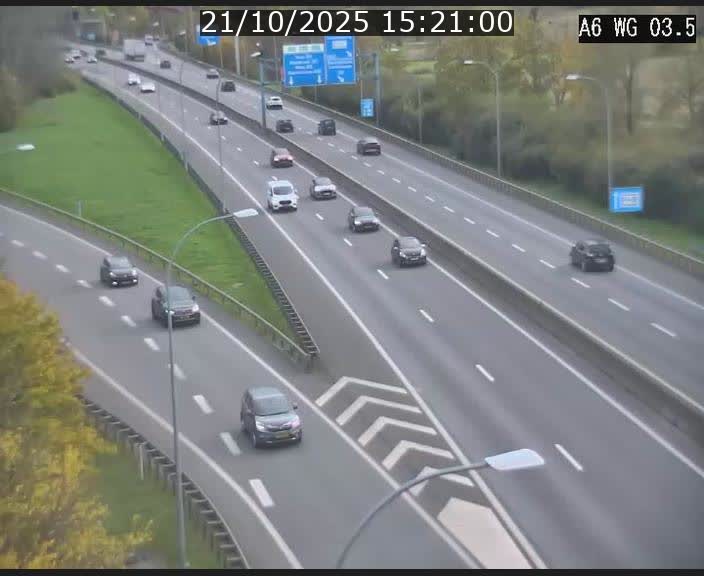 Traffic live webcam Luxembourg - Croix de Cessange - A6 - BK 3.5 - direction France/Allemagne